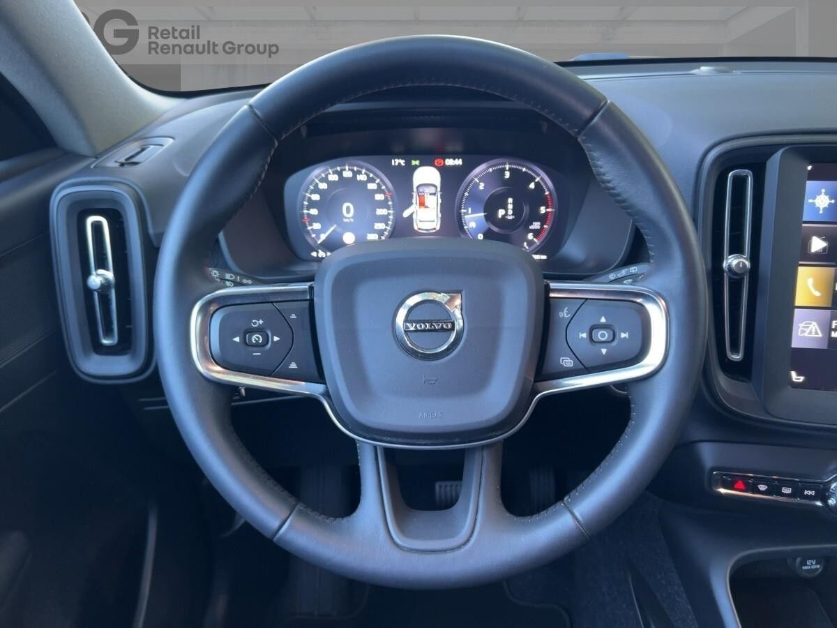 Volvo XC40 D3 2WD Momentum Core Apple CarPlay
