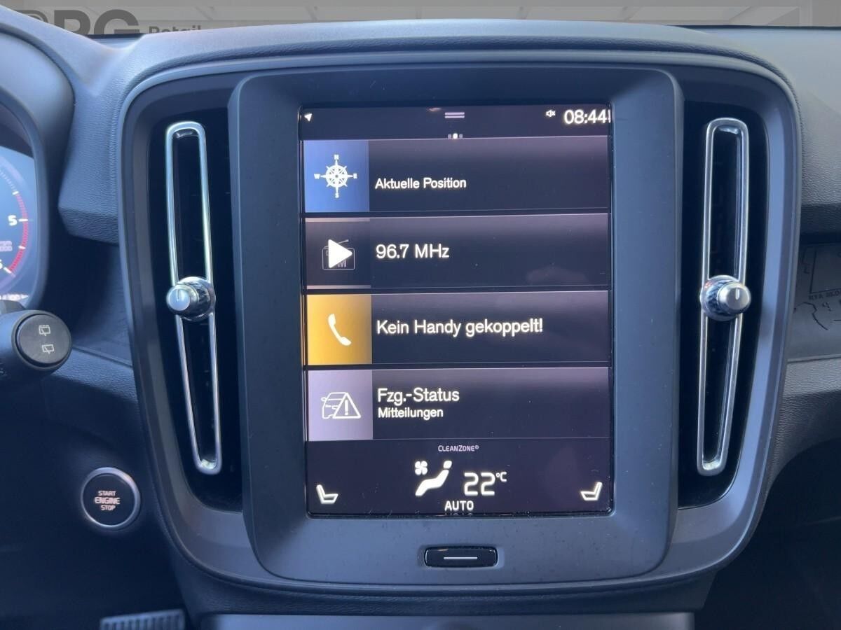 Volvo XC40 D3 2WD Momentum Core Apple CarPlay