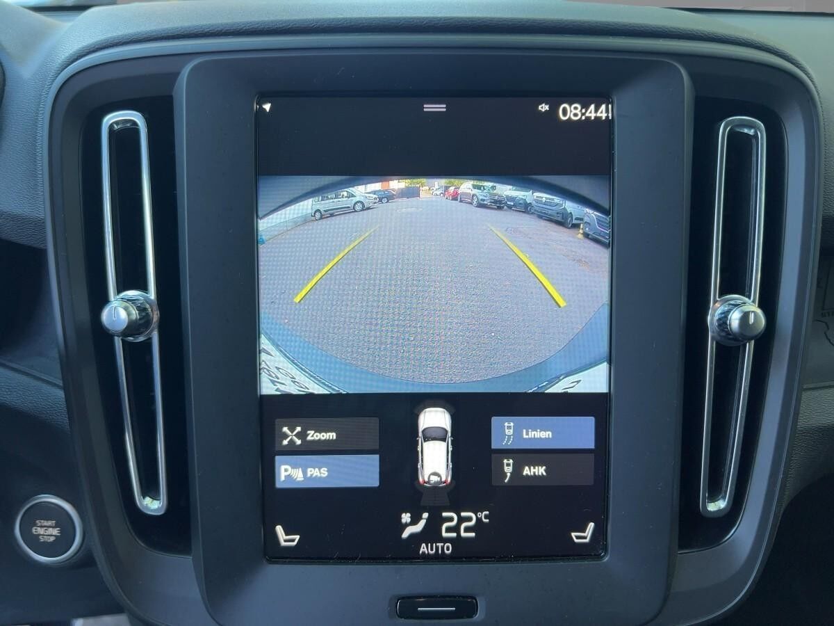 Volvo XC40 D3 2WD Momentum Core Apple CarPlay
