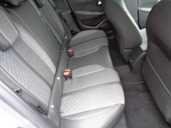 Peugeot 208 Hybrid 110 e-DSC6 Allure Sitzheizung, Kamera