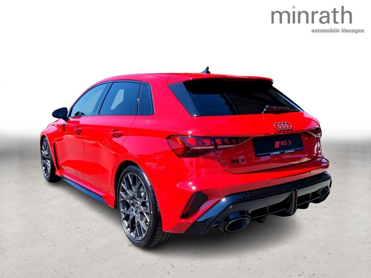 Audi RS3 PANO 280km/h SONOS MATRIX-LED DESIGN-P SPORTABGAS ADAPTIVES FAHRWERK