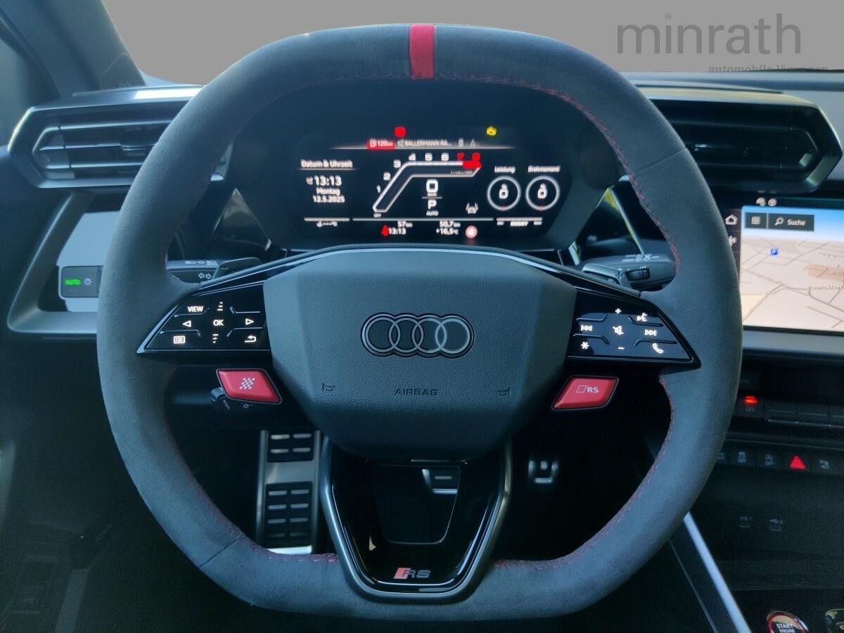 Audi RS3 PANO 280km/h SONOS MATRIX-LED DESIGN-P SPORTABGAS ADAPTIVES FAHRWERK