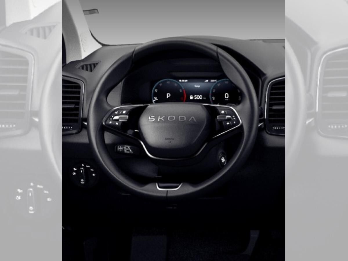 Skoda Karoq 1.5 TSI Tour *GEWERBE*SOFORT* l DSG l NAVI l AHK l SHZ l ACC l KESSY lMATRIX l