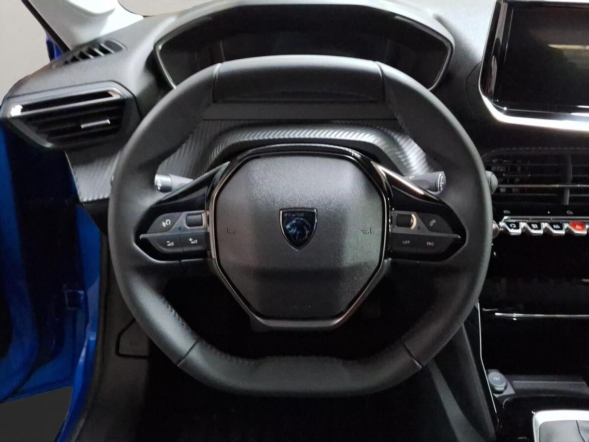 Peugeot 208 1.2 PureTech 100 Allure LED+SHZ+360+Kam.+PDC