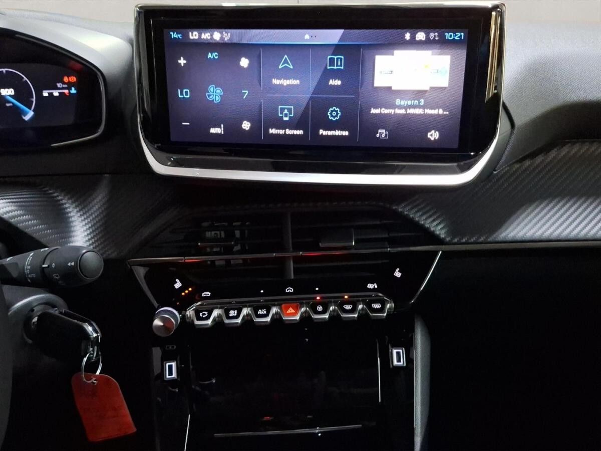 Peugeot 208 1.2 PureTech 100 Allure LED+SHZ+360+Kam.+PDC