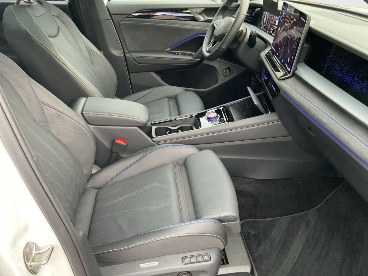 Volkswagen Tayron 1.5 Hybrid DSG R-Line Volkswagen Tayron 1.5 Hybrid DSG R-Line