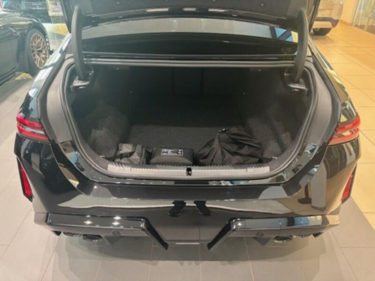 BMW M5 Limousine SOFORT VERFÜGBAR inkl. 1000€ netto Gutschein für Winterräder