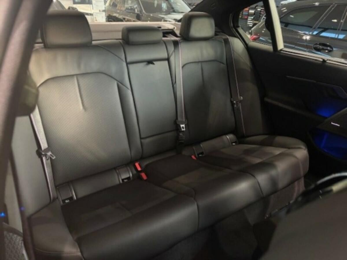 BMW M5 Limousine SOFORT VERFÜGBAR inkl. 1000€ netto Gutschein für Winterräder