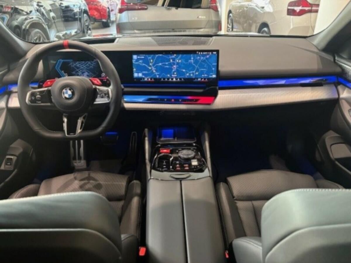 BMW M5 Limousine SOFORT VERFÜGBAR inkl. 1000€ netto Gutschein für Winterräder