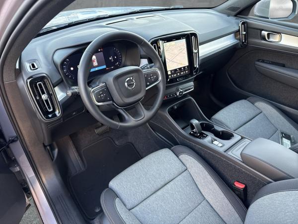 Volvo XC40 B3 2WD Core (EURO 6e) Klima Rückfahrkamera Volvo XC40 B3 2WD Core (EURO 6e) Klima Rückfahrkamera