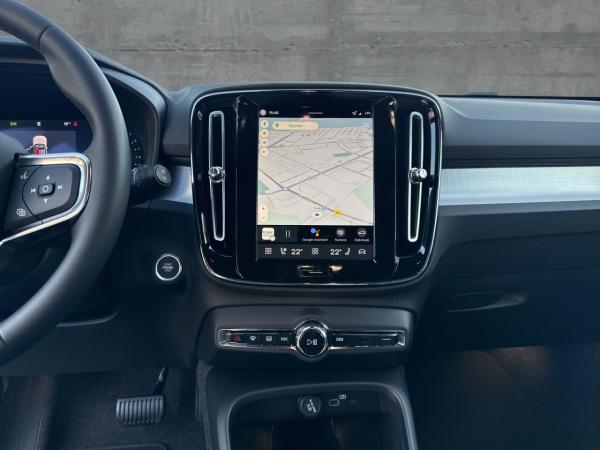 Volvo XC40 B3 2WD Core (EURO 6e) Klima Rückfahrkamera Volvo XC40 B3 2WD Core (EURO 6e) Klima Rückfahrkamera