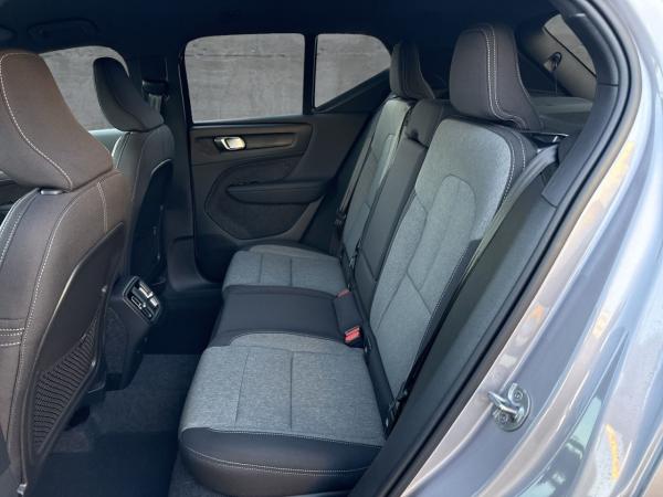 Volvo XC40 B3 2WD Core (EURO 6e) Klima Rückfahrkamera Volvo XC40 B3 2WD Core (EURO 6e) Klima Rückfahrkamera