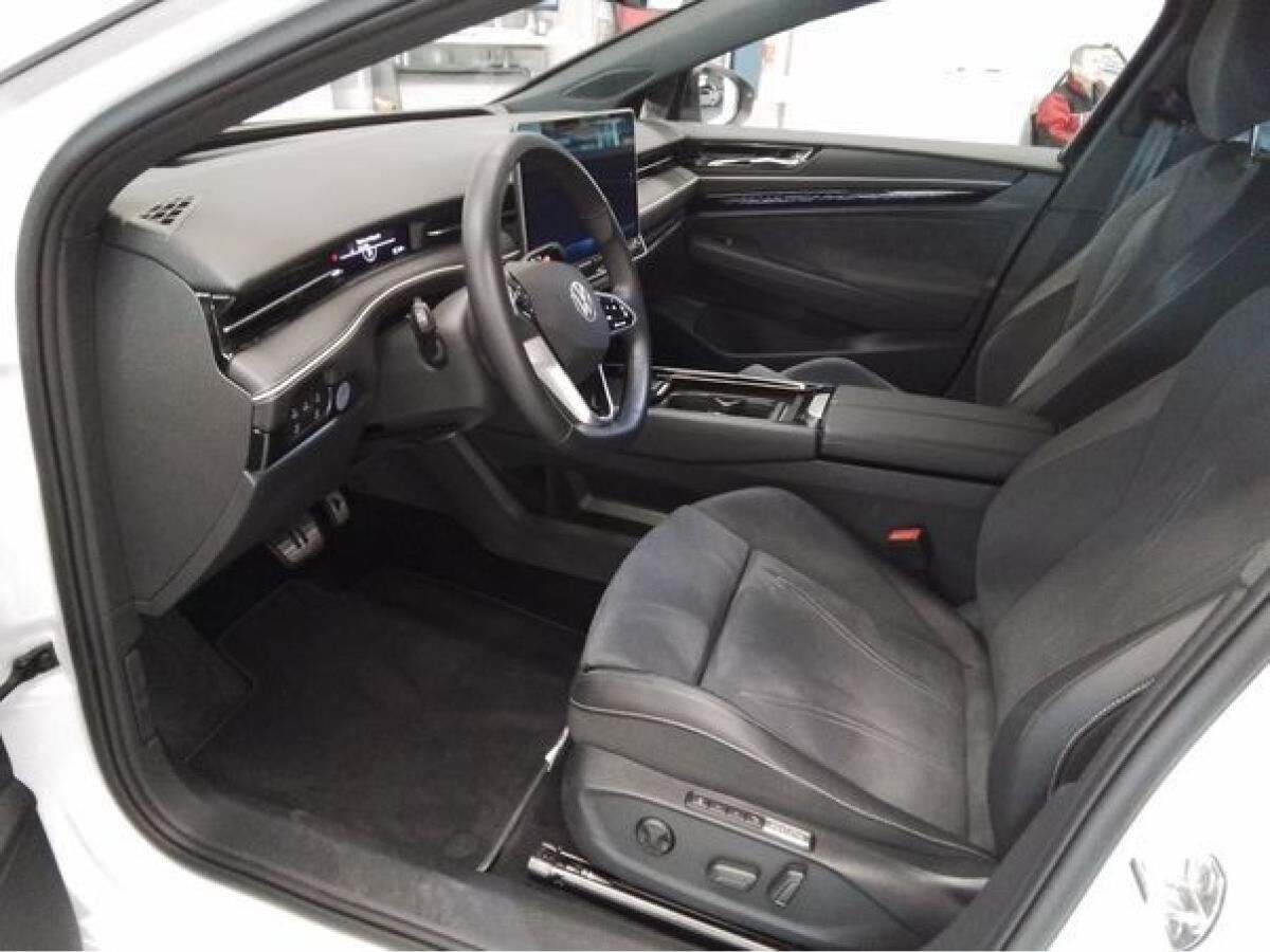 Volkswagen ID.7 Tourer Pro S - AHK Kamera inkl. Winterräder Volkswagen ID.7 Tourer Pro S - AHK Kamera inkl. Winterräder