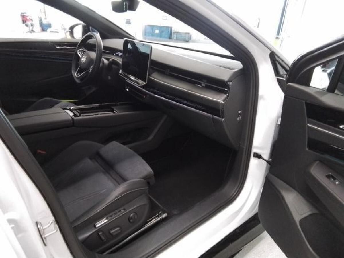 Volkswagen ID.7 Tourer Pro S - AHK Kamera inkl. Winterräder Volkswagen ID.7 Tourer Pro S - AHK Kamera inkl. Winterräder