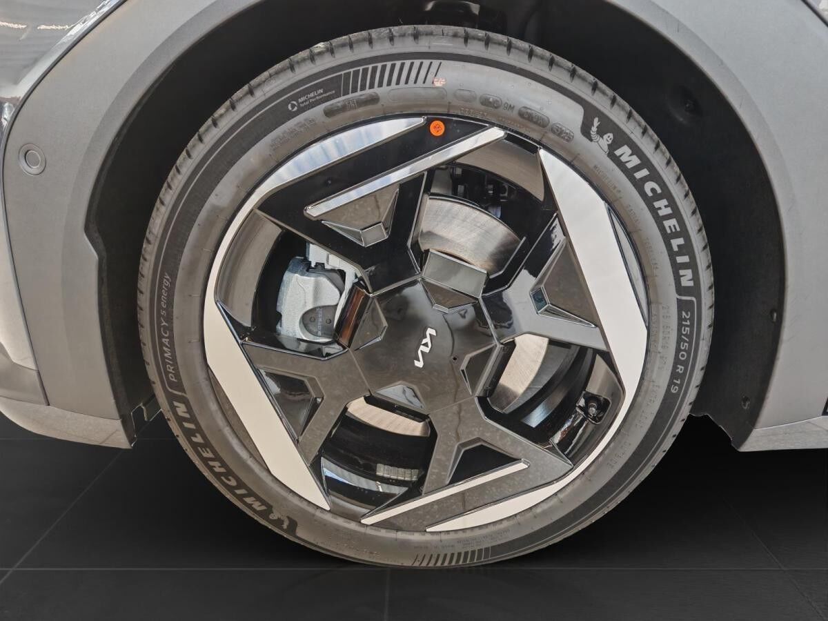 Kia EV4 Hatchback Earth 81,4kWh Wärmepumpe Technologie Upgrade