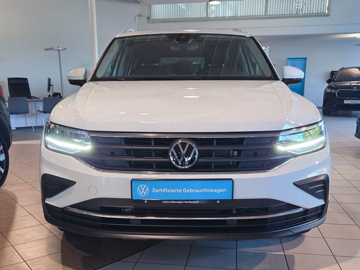 Volkswagen Tiguan 1.5 TSI Active AHK Panoramadach Ganzjahresreifen