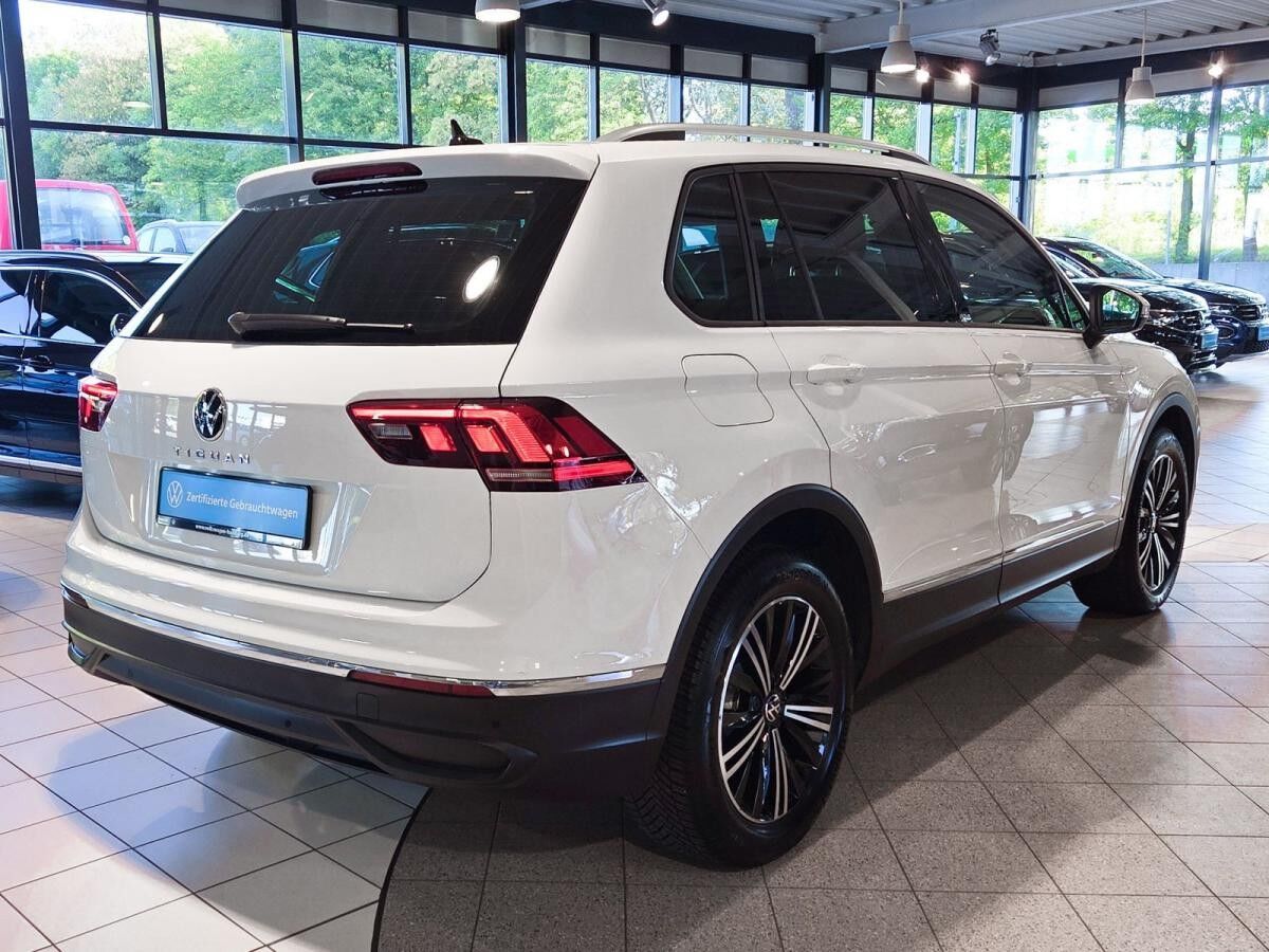 Volkswagen Tiguan 1.5 TSI Active AHK Panoramadach Ganzjahresreifen