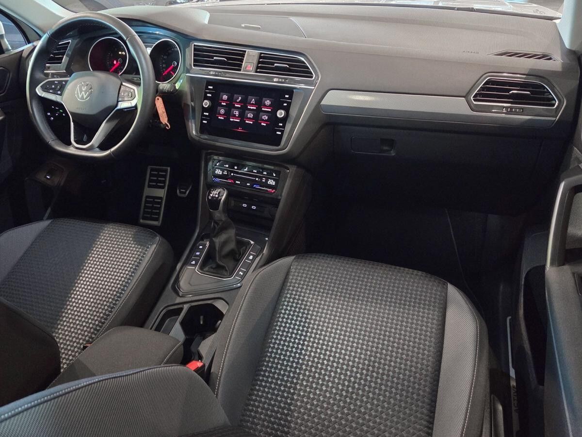 Volkswagen Tiguan 1.5 TSI Active AHK Panoramadach Ganzjahresreifen