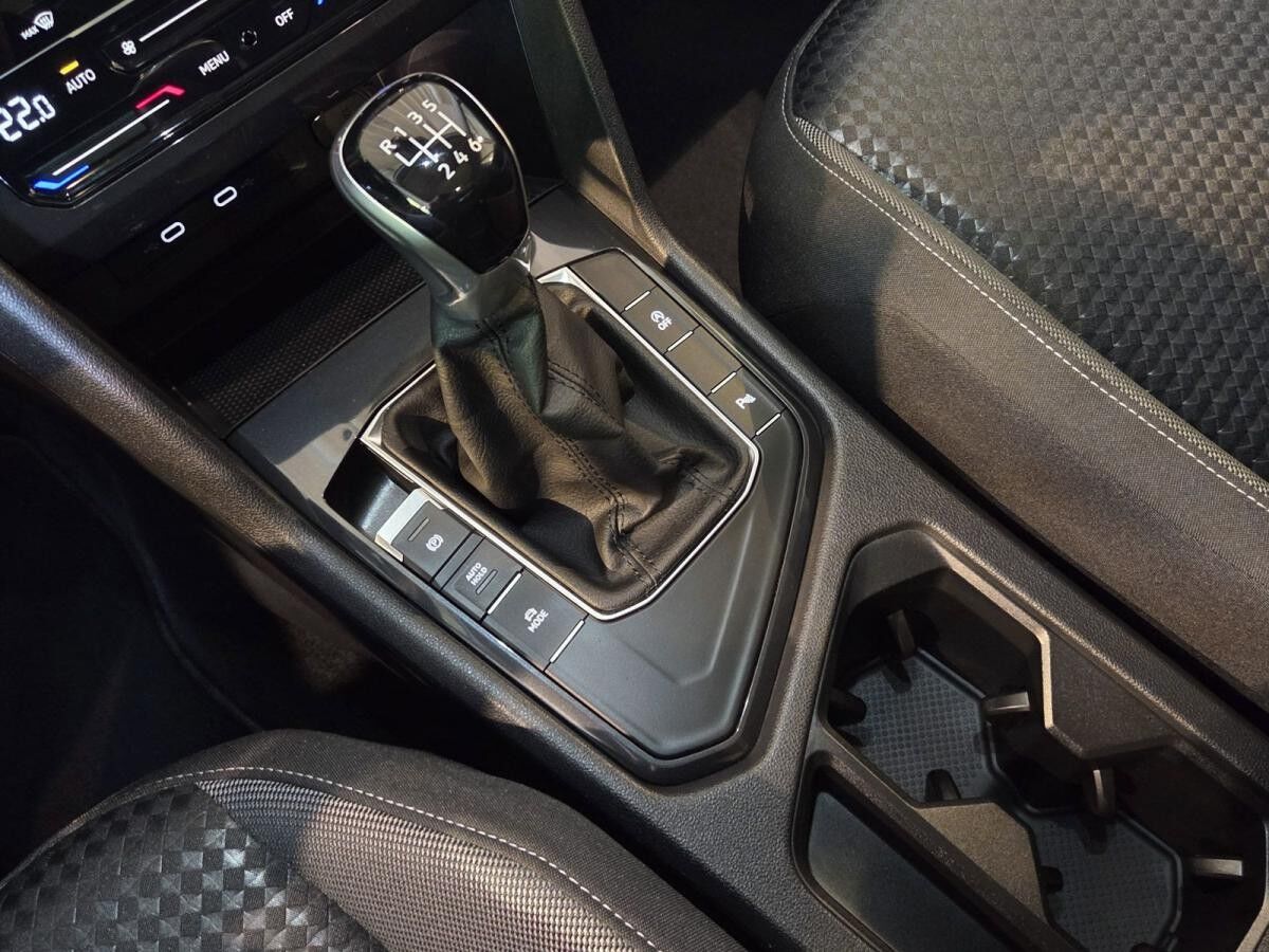 Volkswagen Tiguan 1.5 TSI Active AHK Panoramadach Ganzjahresreifen