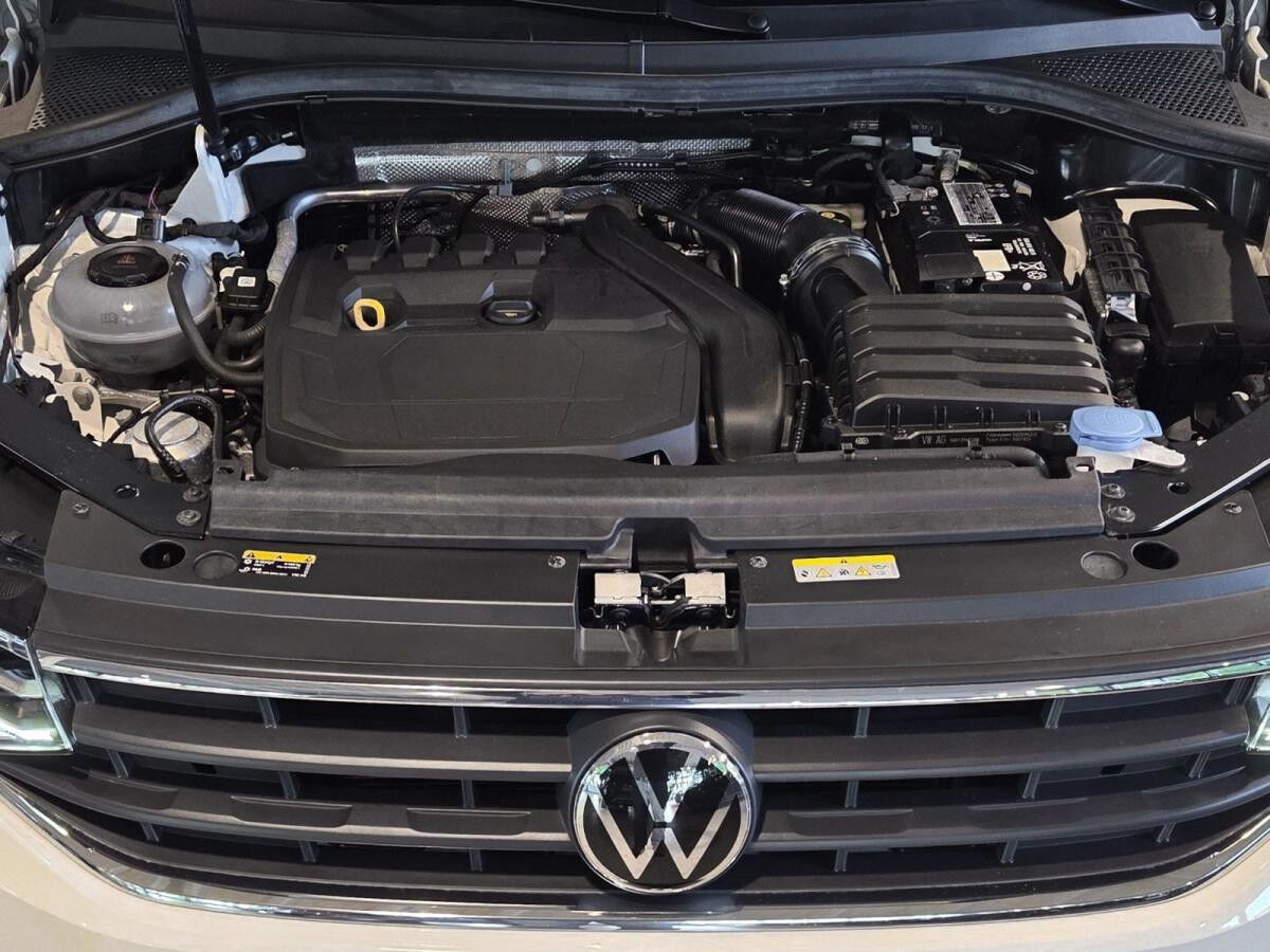 Volkswagen Tiguan 1.5 TSI Active AHK Panoramadach Ganzjahresreifen