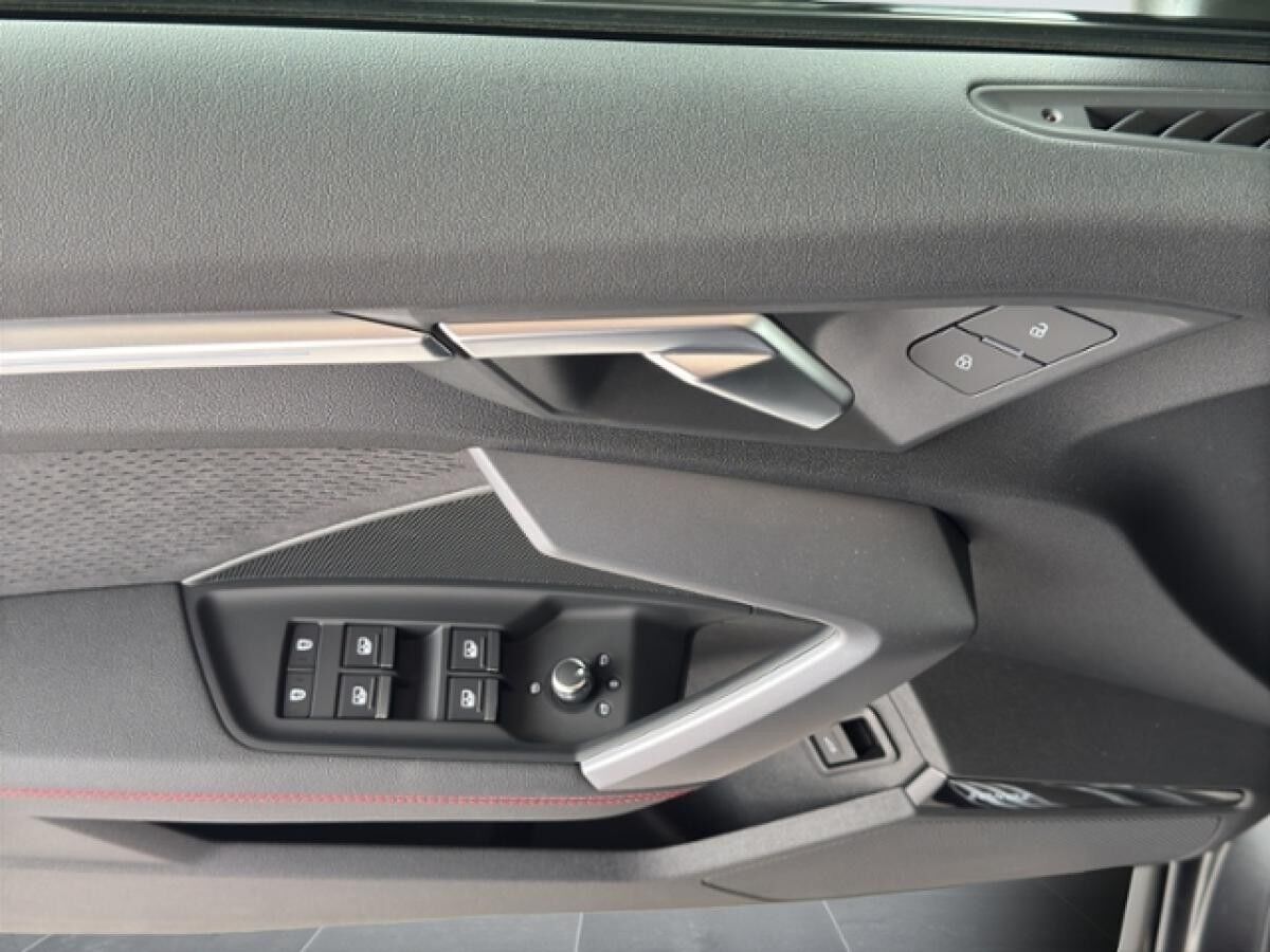 Audi S3 Sportback*Pano*Sonos*Matrix*S-interieur