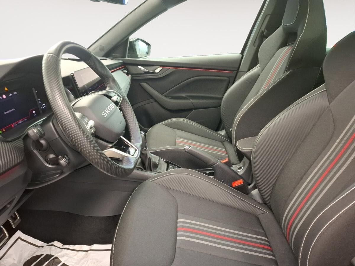 Skoda Kamiq 1.5 TSI Monte Carlo Pano AHK ACC CarPlay