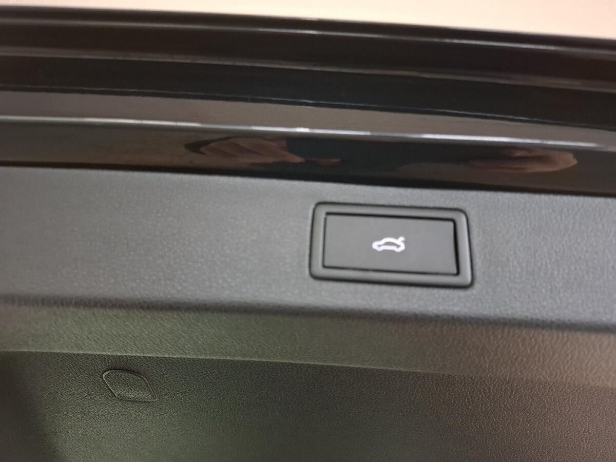 Skoda Kamiq 1.5 TSI Monte Carlo Pano AHK ACC CarPlay