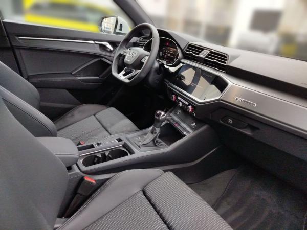 Audi Q3 35 TFSI S tronic S line LED AHK DAB Tempomat