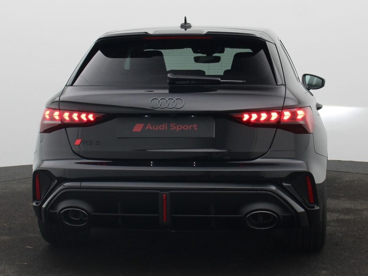 Audi RS3 RS 3 Sportback quattro | Pano,SONOS,Vmax280