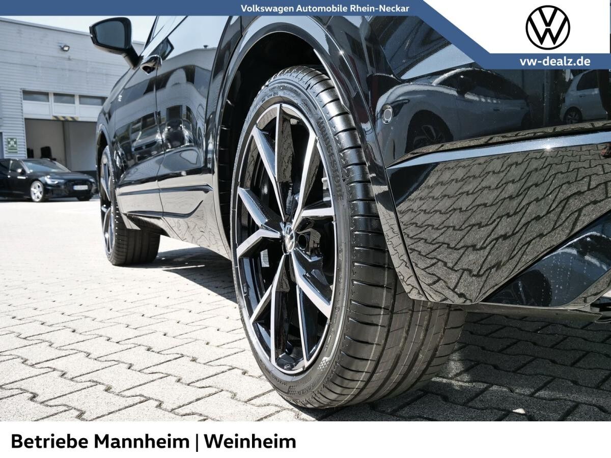 Volkswagen Touareg R-Line 3.0 V6 TDI SCR 4MOTION AHK Pano