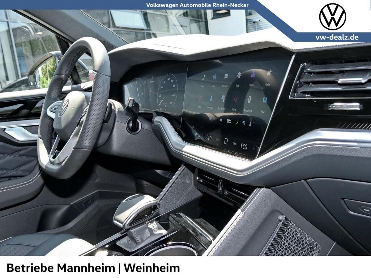 Volkswagen Touareg R-Line 3.0 V6 TDI SCR 4MOTION AHK Pano