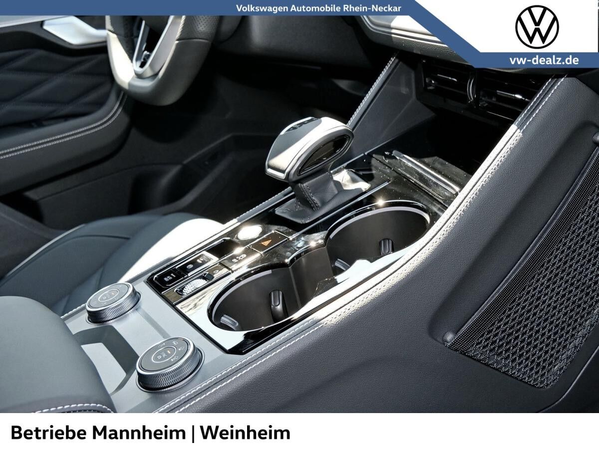 Volkswagen Touareg R-Line 3.0 V6 TDI SCR 4MOTION AHK Pano