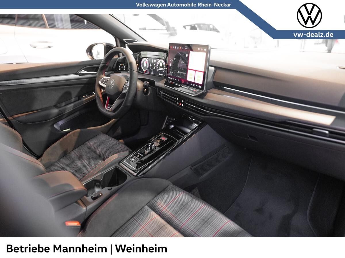 Volkswagen Golf GTI 2,0 l TSI DSG NAVI HeadUp ALU 19" LED Volkswagen Golf GTI 2,0 l TSI DSG NAVI HeadUp ALU 19" LED