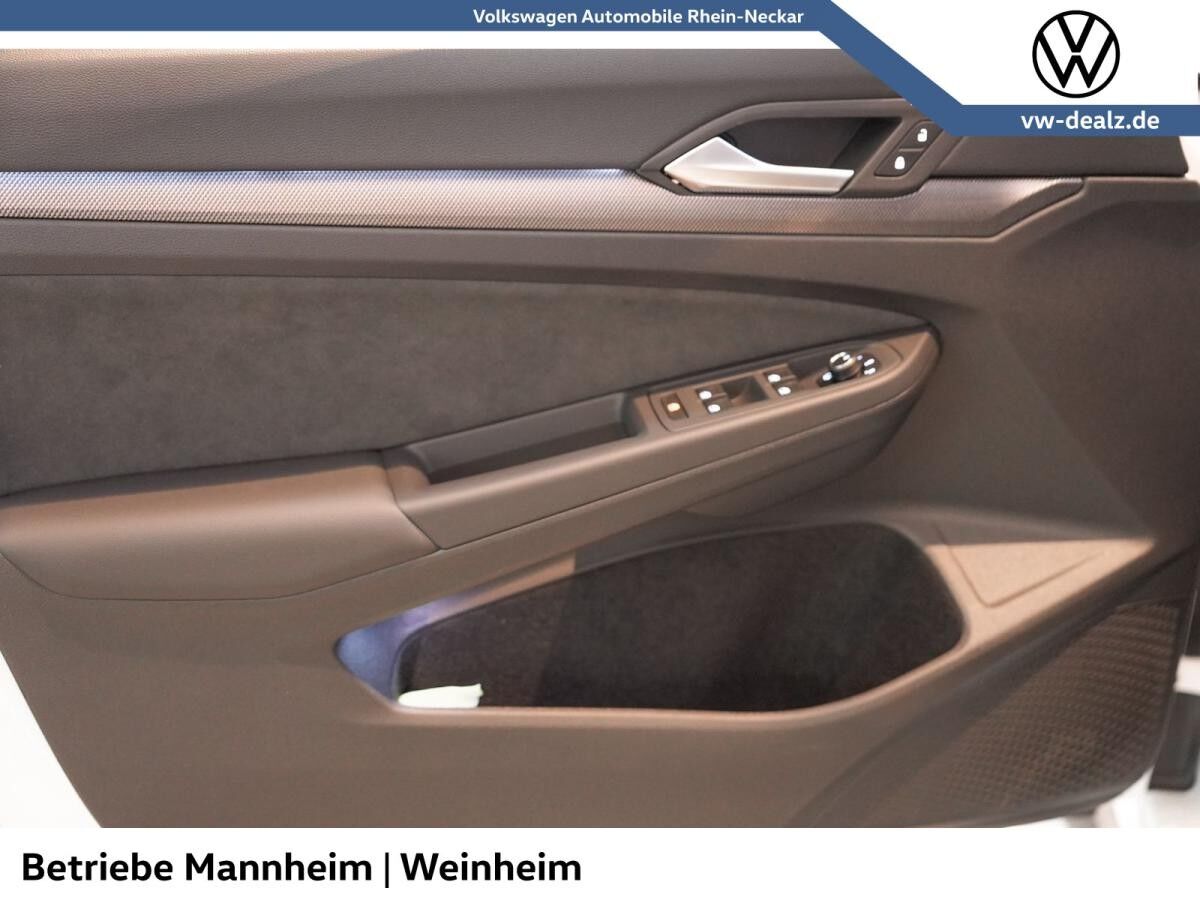 Volkswagen Golf GTI 2,0 l TSI DSG NAVI HeadUp ALU 19" LED Volkswagen Golf GTI 2,0 l TSI DSG NAVI HeadUp ALU 19" LED