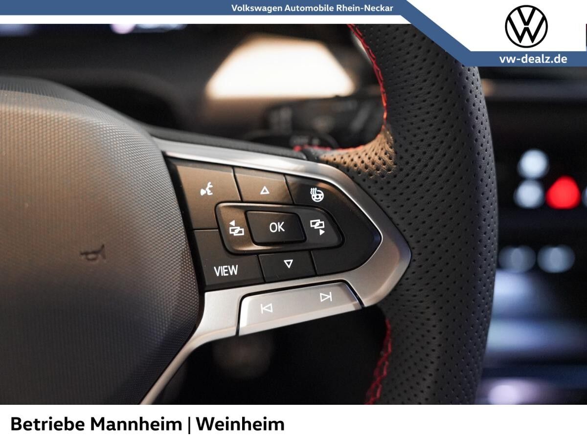 Volkswagen Golf GTI 2,0 l TSI DSG NAVI HeadUp ALU 19" LED Volkswagen Golf GTI 2,0 l TSI DSG NAVI HeadUp ALU 19" LED