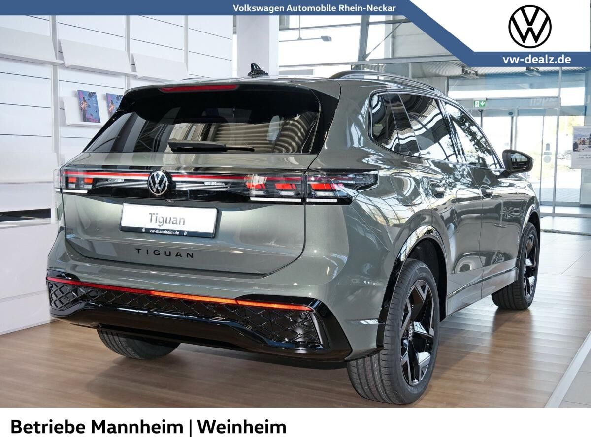 Volkswagen Tiguan R-Line 2.0 TSI 4MOTION DSG NAVI LED DAB Volkswagen Tiguan R-Line 2.0 TSI 4MOTION DSG NAVI LED DAB