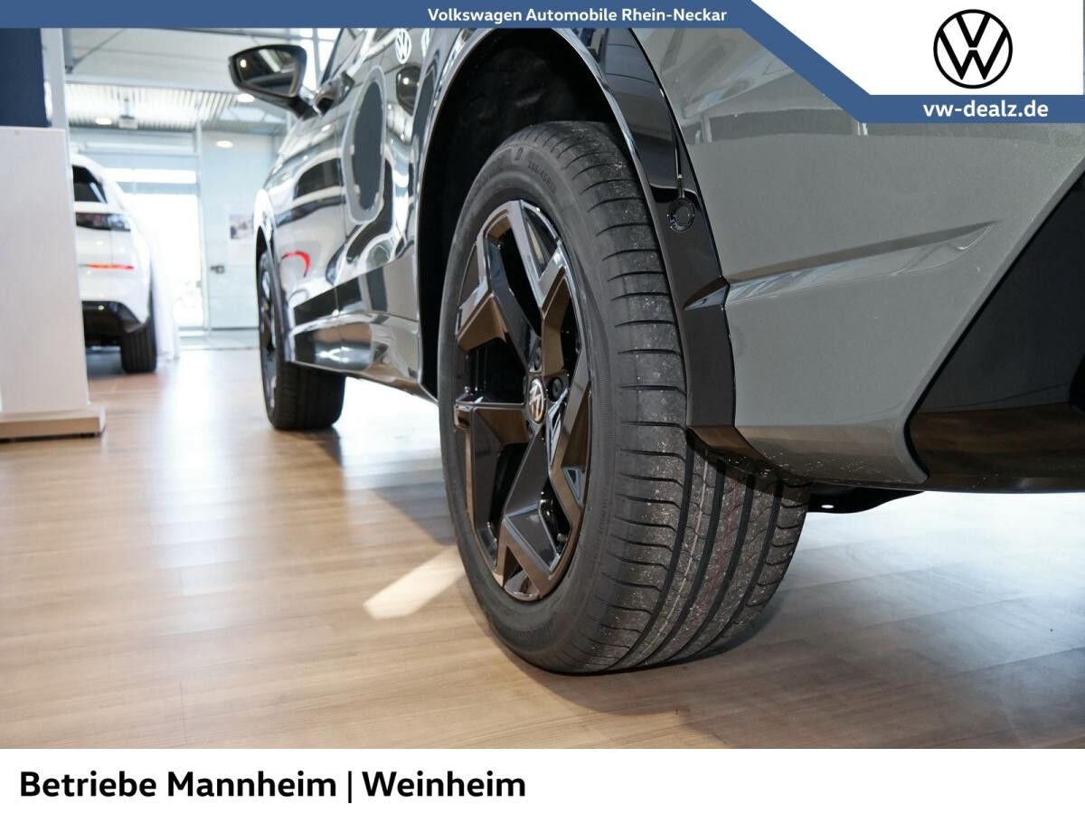 Volkswagen Tiguan R-Line 2.0 TSI 4MOTION DSG NAVI LED DAB Volkswagen Tiguan R-Line 2.0 TSI 4MOTION DSG NAVI LED DAB