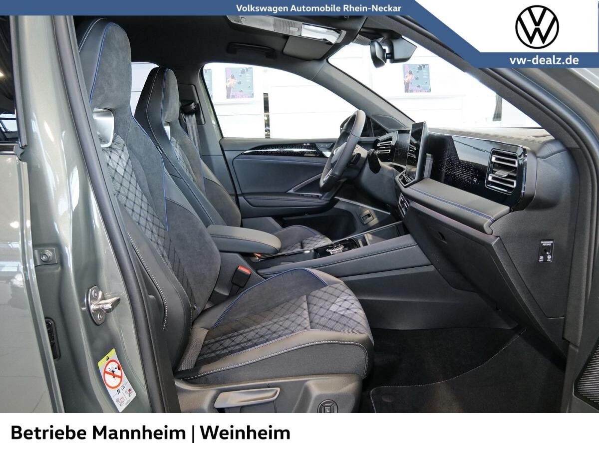 Volkswagen Tiguan R-Line 2.0 TSI 4MOTION DSG NAVI LED DAB Volkswagen Tiguan R-Line 2.0 TSI 4MOTION DSG NAVI LED DAB