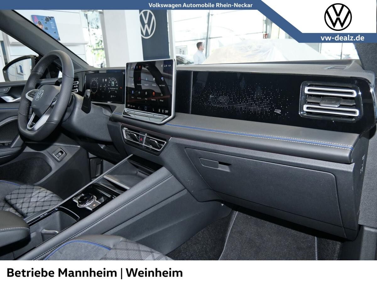 Volkswagen Tiguan R-Line 2.0 TSI 4MOTION DSG NAVI LED DAB Volkswagen Tiguan R-Line 2.0 TSI 4MOTION DSG NAVI LED DAB