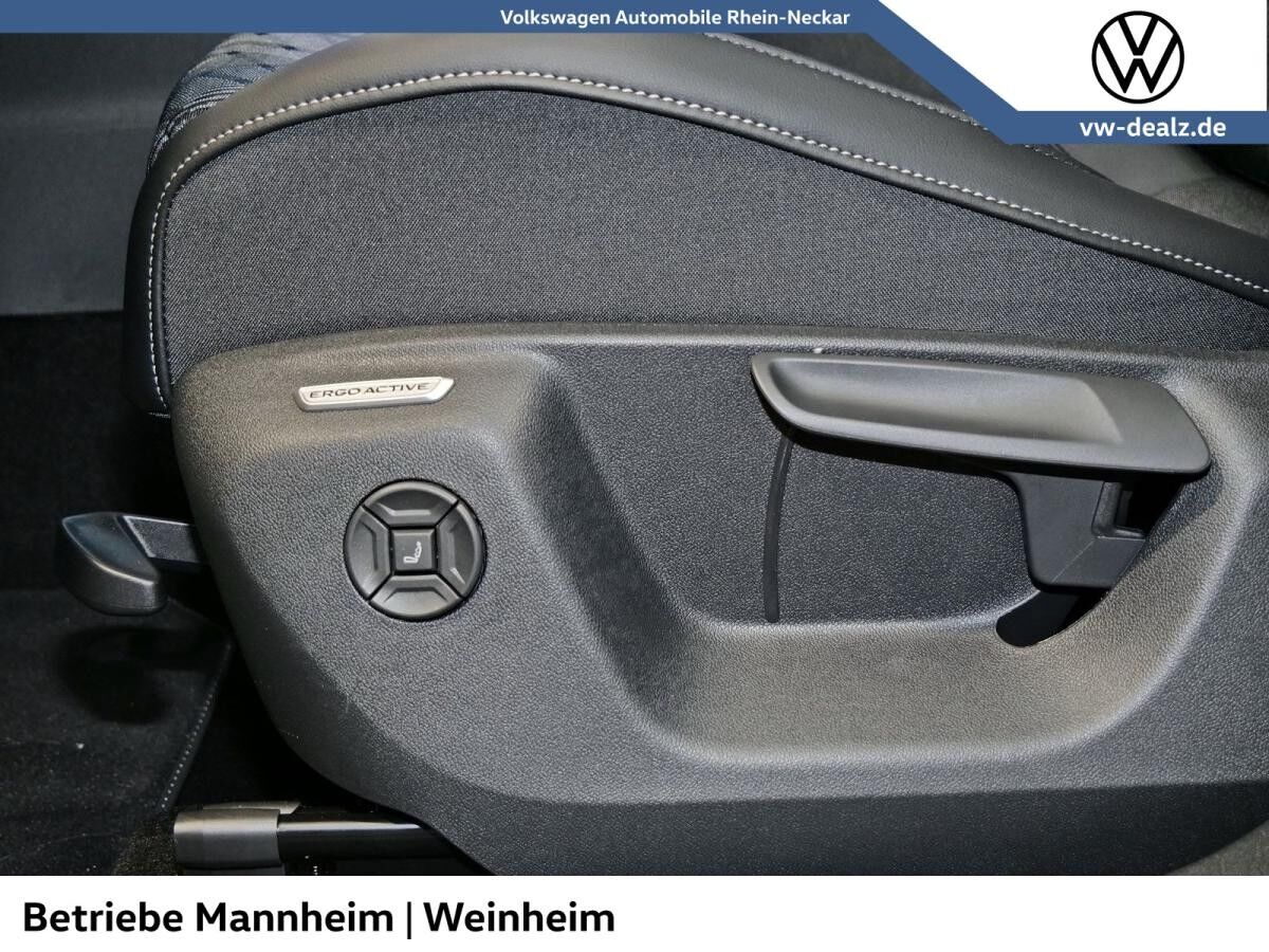 Volkswagen Tiguan R-Line 2.0 TSI 4MOTION DSG NAVI LED DAB Volkswagen Tiguan R-Line 2.0 TSI 4MOTION DSG NAVI LED DAB