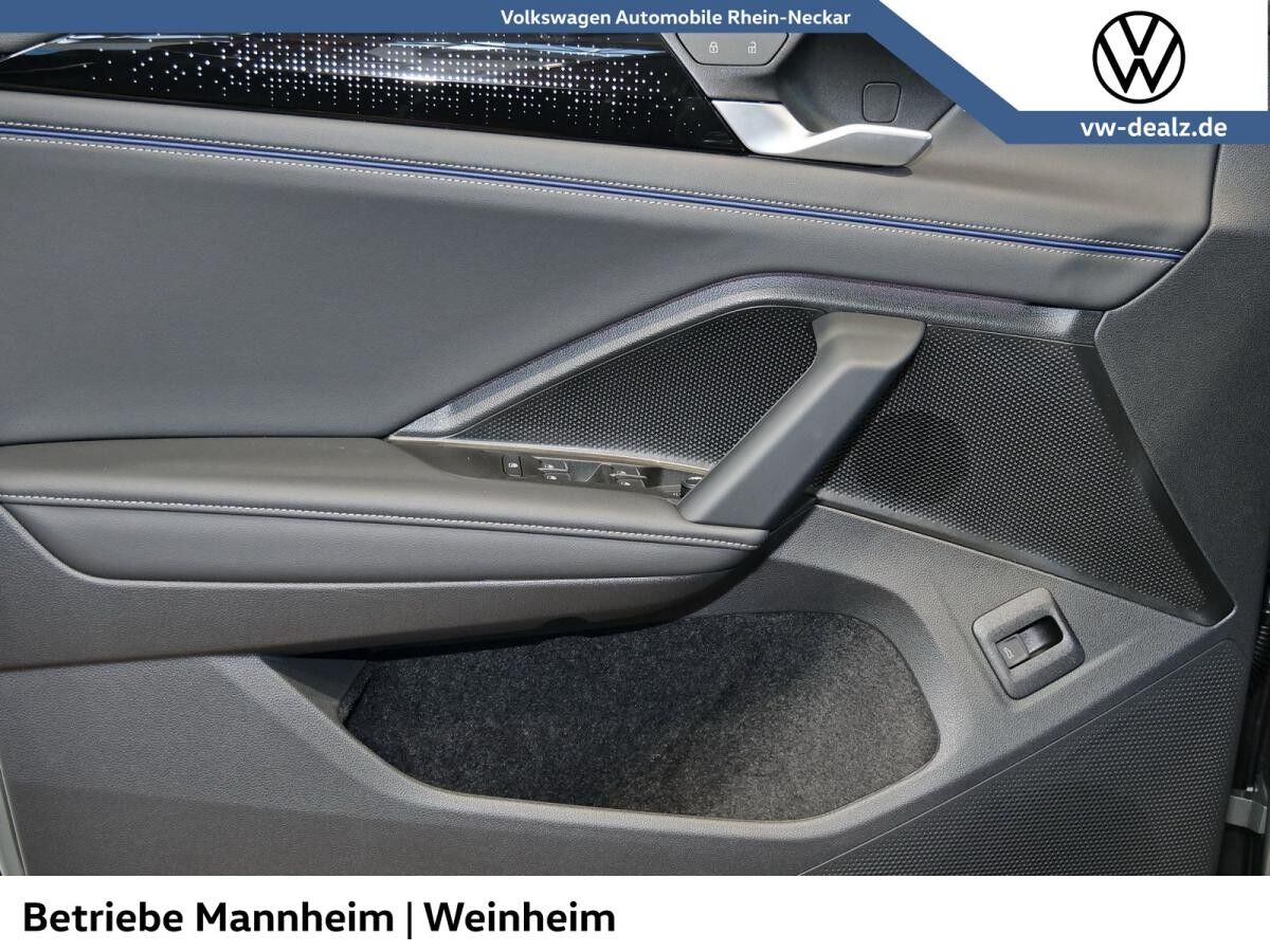 Volkswagen Tiguan R-Line 2.0 TSI 4MOTION DSG NAVI LED DAB Volkswagen Tiguan R-Line 2.0 TSI 4MOTION DSG NAVI LED DAB