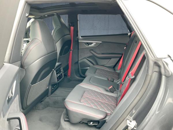 Audi Q8 SUV S line business TDI qu tiptr. PANO 23 HUD