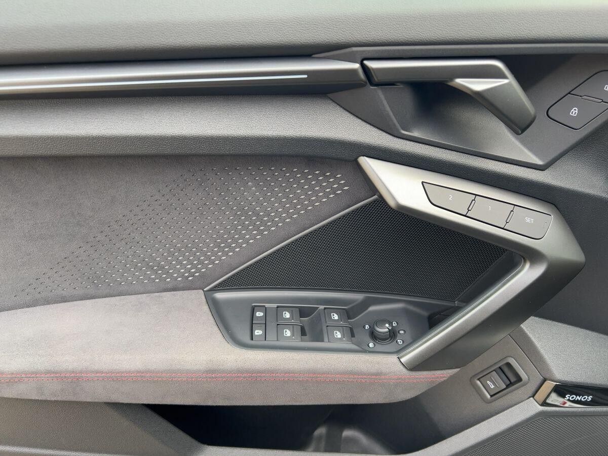 Audi RS3 Sportback quattro S tronic Navi Pano Sportabgas