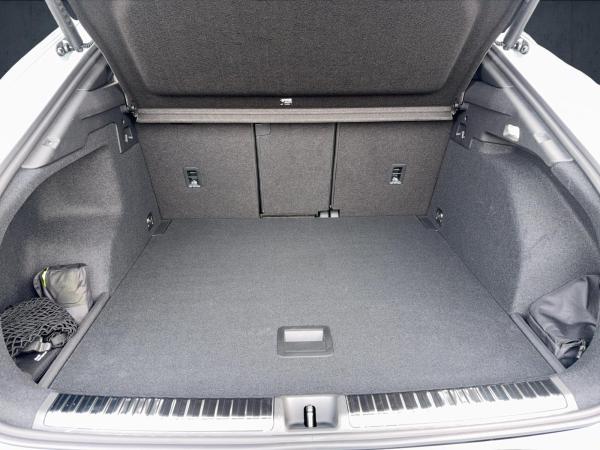 Audi Q3 Sportback TFSI S tr. PANO LED 19 FLA DynPaket