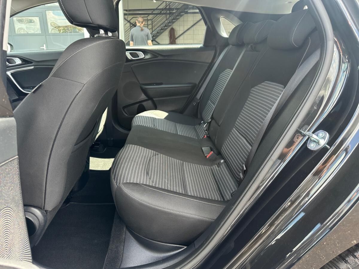 Kia Ceed Vision Komfort Allwetter Überführungskosten inkl.