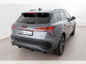 Audi Q3 TFSI quattro S tronic Audi Q3 TFSI quattro S tronic