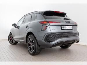 Audi Q3 TFSI quattro S tronic Audi Q3 TFSI quattro S tronic