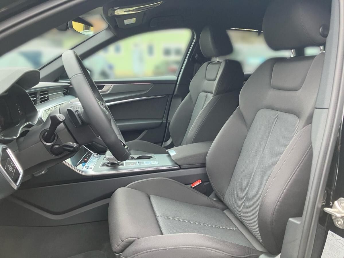 Audi A6 Limousine advanced 40 TDI quattro / Matrix