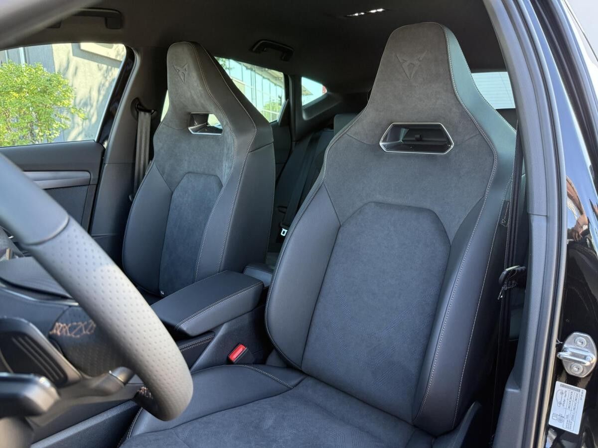 Cupra Formentor 1.5 e-HYBRID 200kW VZ DSG AHK Matrix