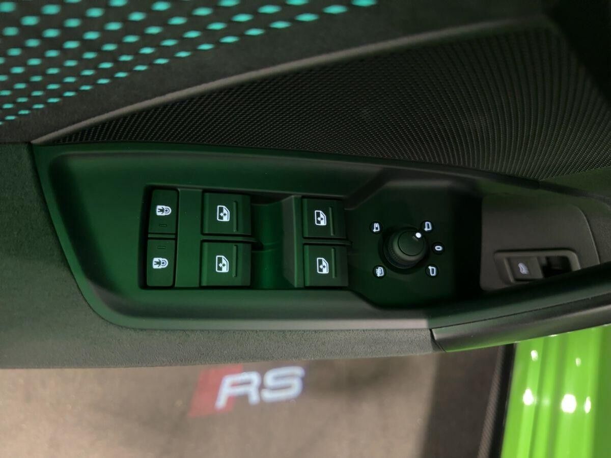 Audi RS3 RS 3 Limousine TFSI qu. SCHALENSITZE/280/CARBON